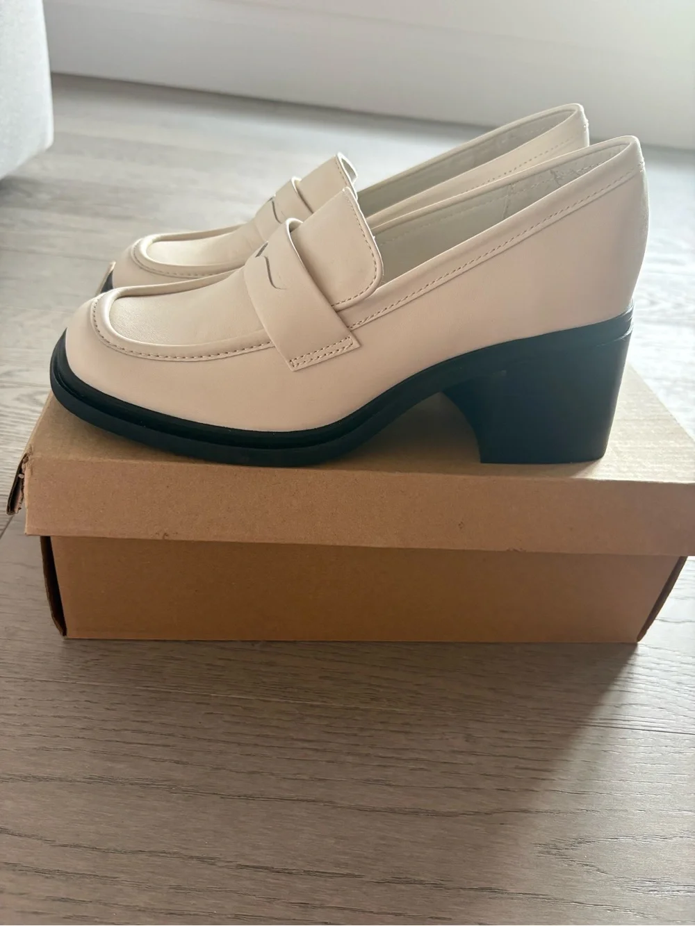 Classic Cream Bone Block-Heel Loafers - Women's Sz. 7.5 by Steve Madden